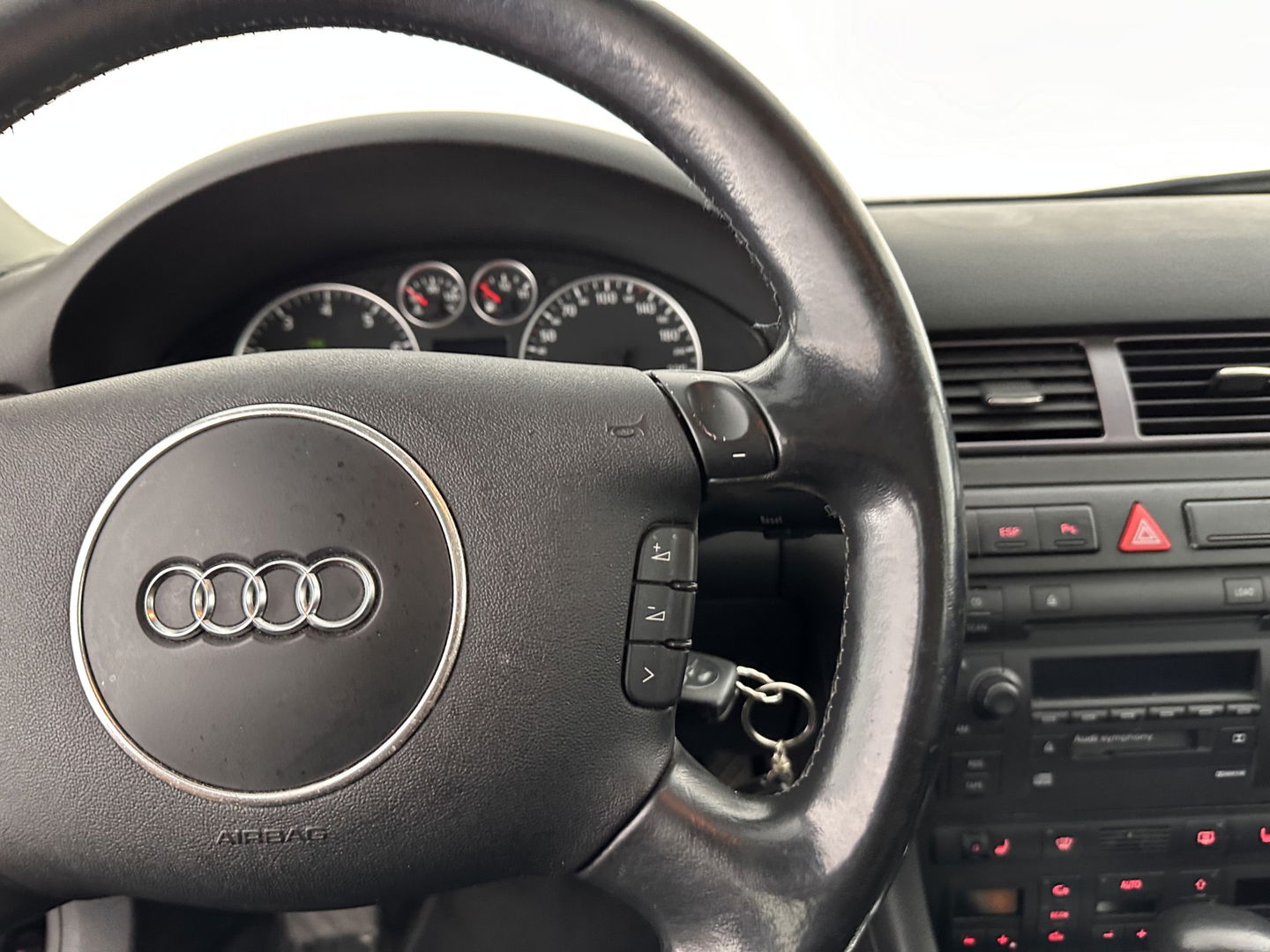 Audi A6 Limousine 2.4 MT [ GEARBOX-PROBLEM ] Aut. *BUFFALINO-LEATHER | ECC | PDC | CRUISE | RADIO-CD | COMFORT-SEATS | 17"ALU*