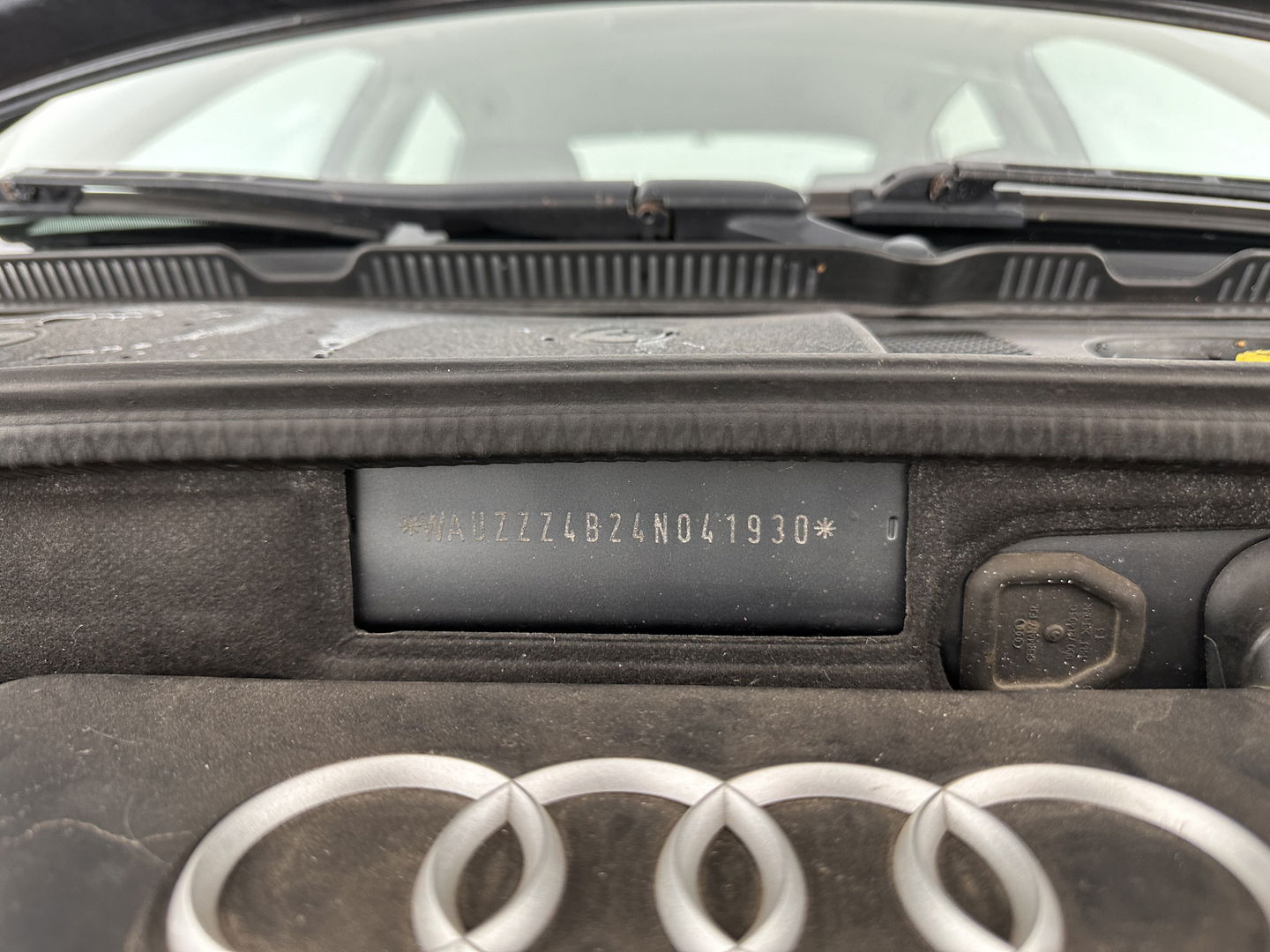 Audi A6 Limousine 2.4 MT [ GEARBOX-PROBLEM ] Aut. *BUFFALINO-LEATHER | ECC | PDC | CRUISE | RADIO-CD | COMFORT-SEATS | 17"ALU*