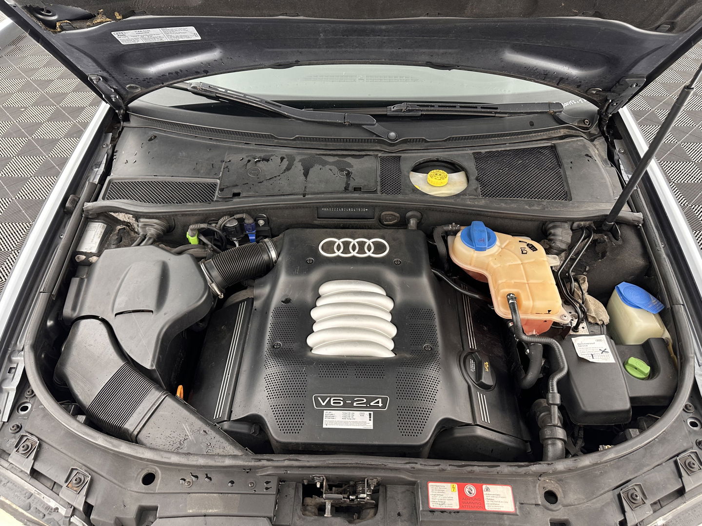 Audi A6 Limousine 2.4 MT [ GEARBOX-PROBLEM ] Aut. *BUFFALINO-LEATHER | ECC | PDC | CRUISE | RADIO-CD | COMFORT-SEATS | 17"ALU*
