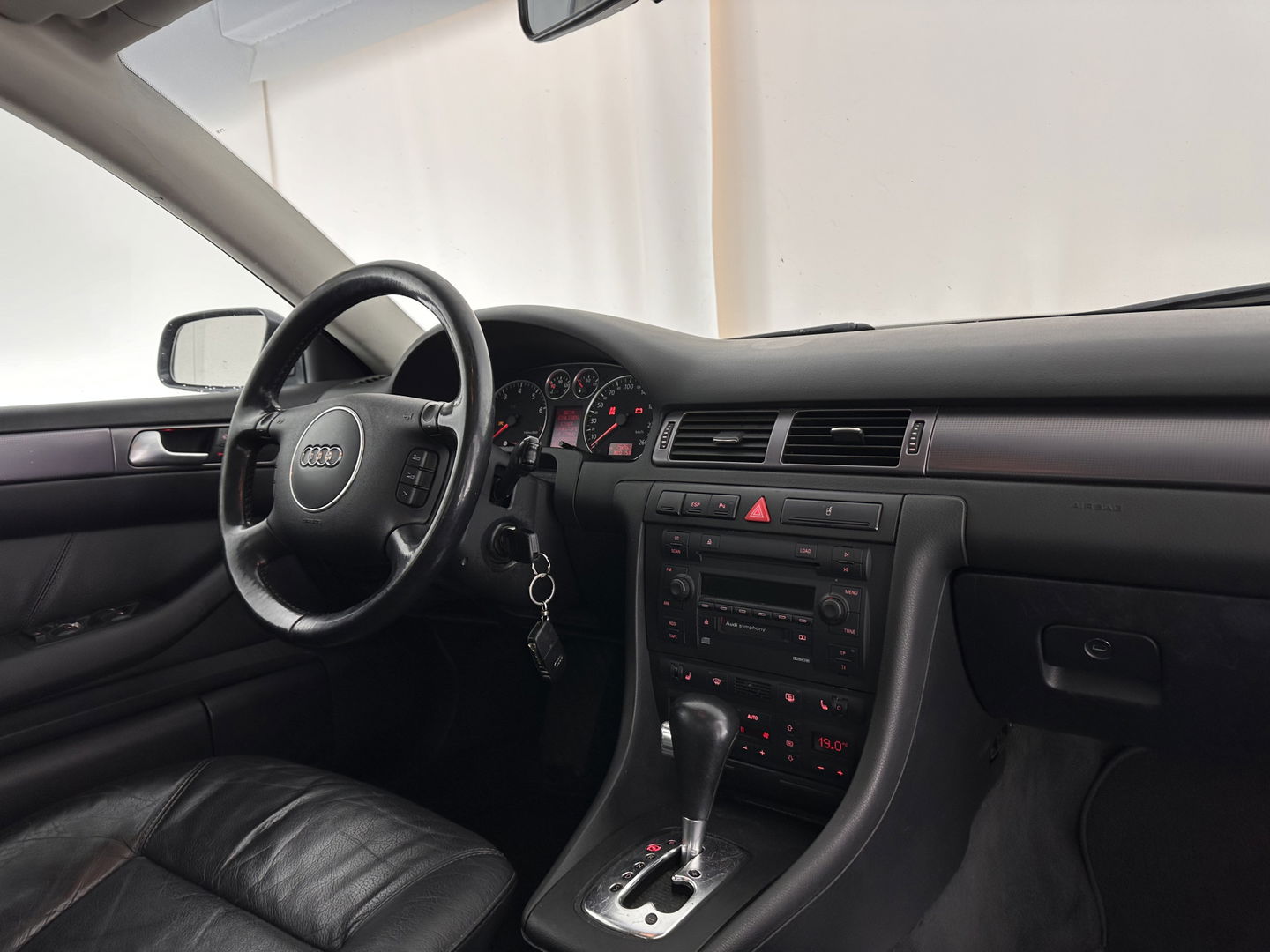 Audi A6 Limousine 2.4 MT [ GEARBOX-PROBLEM ] Aut. *BUFFALINO-LEATHER | ECC | PDC | CRUISE | RADIO-CD | COMFORT-SEATS | 17"ALU*