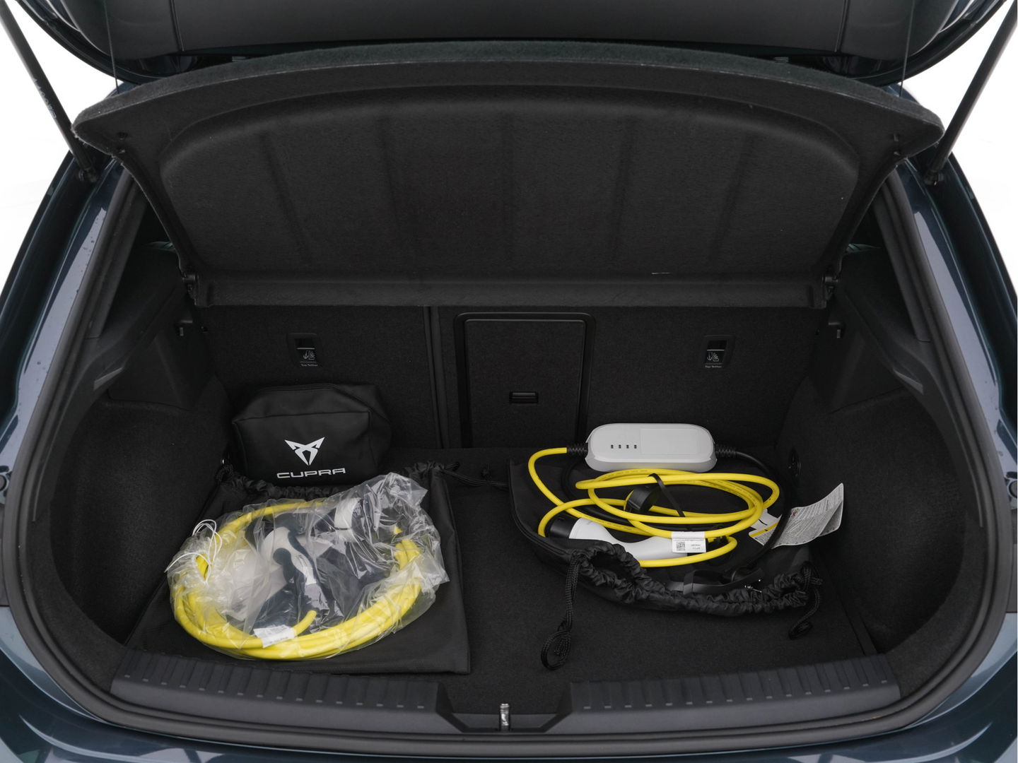 CUPRA Leon 1.4 e-Hybrid VZ Business Aut. * DIGI-COCKPIT | LED-LIGHTS | ADAPT.CRUISE | LEATHER-MICROFIBRE | SHIFT-PADDLES | CAMERA | DAB | CUPRA-CONNECT | LANE-ASSIST | KEYLESS | AMBIENT-LIGHT | SPORT-SEATS | 19"A