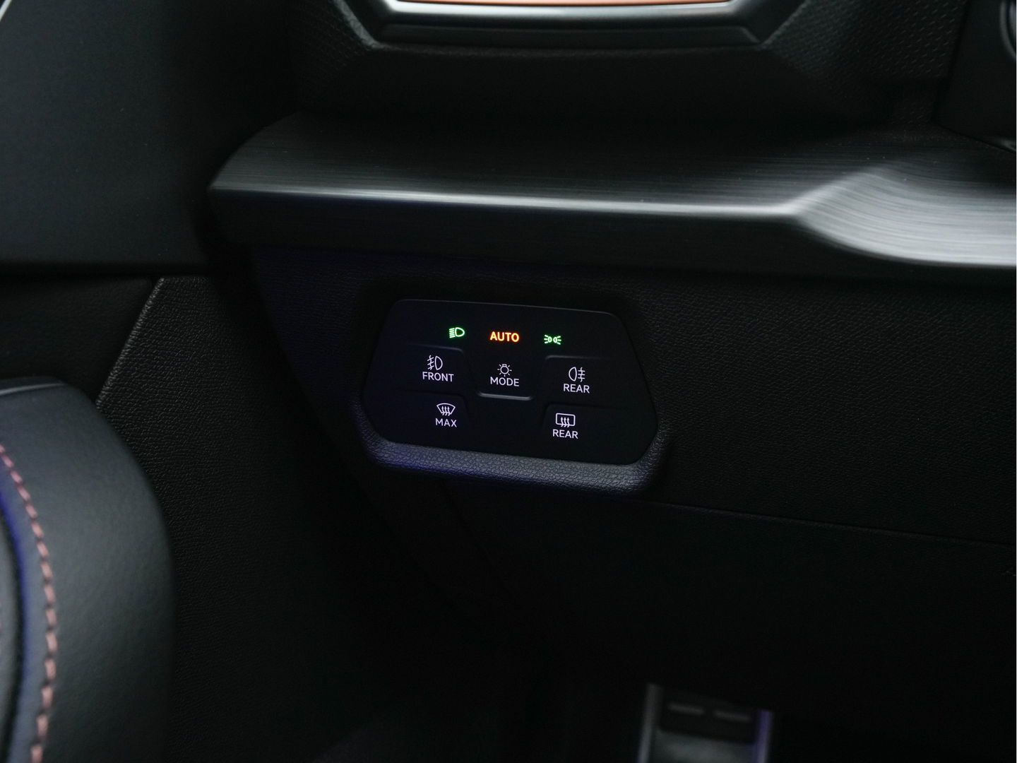 CUPRA Leon 1.4 e-Hybrid VZ Business Aut. * DIGI-COCKPIT | LED-LIGHTS | ADAPT.CRUISE | LEATHER-MICROFIBRE | SHIFT-PADDLES | CAMERA | DAB | CUPRA-CONNECT | LANE-ASSIST | KEYLESS | AMBIENT-LIGHT | SPORT-SEATS | 19"A