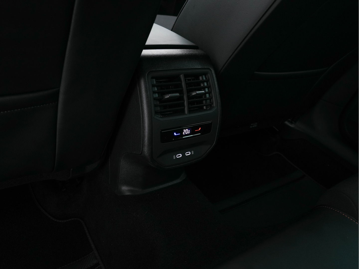 CUPRA Leon 1.4 e-Hybrid VZ Business Aut. * DIGI-COCKPIT | LED-LIGHTS | ADAPT.CRUISE | LEATHER-MICROFIBRE | SHIFT-PADDLES | CAMERA | DAB | CUPRA-CONNECT | LANE-ASSIST | KEYLESS | AMBIENT-LIGHT | SPORT-SEATS | 19"A