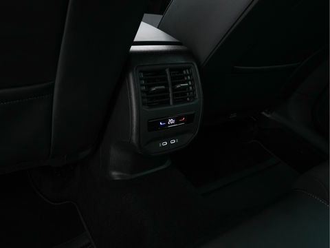 CUPRA Leon 1.4 e-Hybrid VZ Business Aut. * DIGI-COCKPIT | LED-LIGHTS | ADAPT.CRUISE | LEATHER-MICROFIBRE | SHIFT-PADDLES | CAMERA | DAB | CUPRA-CONNECT | LANE-ASSIST | KEYLESS | AMBIENT-LIGHT | SPORT-SEATS | 19"A
