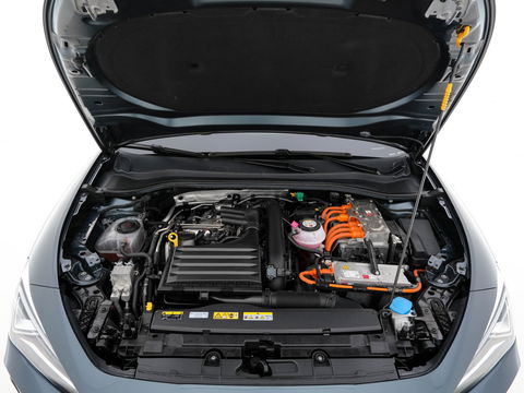 CUPRA Leon 1.4 e-Hybrid VZ Business Aut. * DIGI-COCKPIT | LED-LIGHTS | ADAPT.CRUISE | LEATHER-MICROFIBRE | SHIFT-PADDLES | CAMERA | DAB | CUPRA-CONNECT | LANE-ASSIST | KEYLESS | AMBIENT-LIGHT | SPORT-SEATS | 19"A