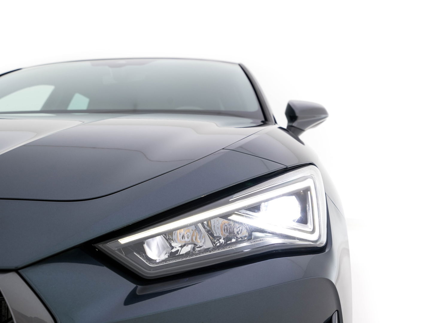 CUPRA Leon 1.4 e-Hybrid VZ Business Aut. * DIGI-COCKPIT | LED-LIGHTS | ADAPT.CRUISE | LEATHER-MICROFIBRE | SHIFT-PADDLES | CAMERA | DAB | CUPRA-CONNECT | LANE-ASSIST | KEYLESS | AMBIENT-LIGHT | SPORT-SEATS | 19"A