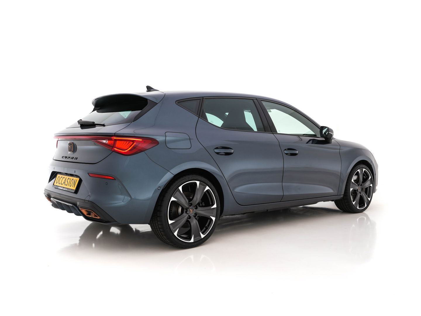 CUPRA Leon 1.4 e-Hybrid VZ Business Aut. * DIGI-COCKPIT | LED-LIGHTS | ADAPT.CRUISE | LEATHER-MICROFIBRE | SHIFT-PADDLES | CAMERA | DAB | CUPRA-CONNECT | LANE-ASSIST | KEYLESS | AMBIENT-LIGHT | SPORT-SEATS | 19"A