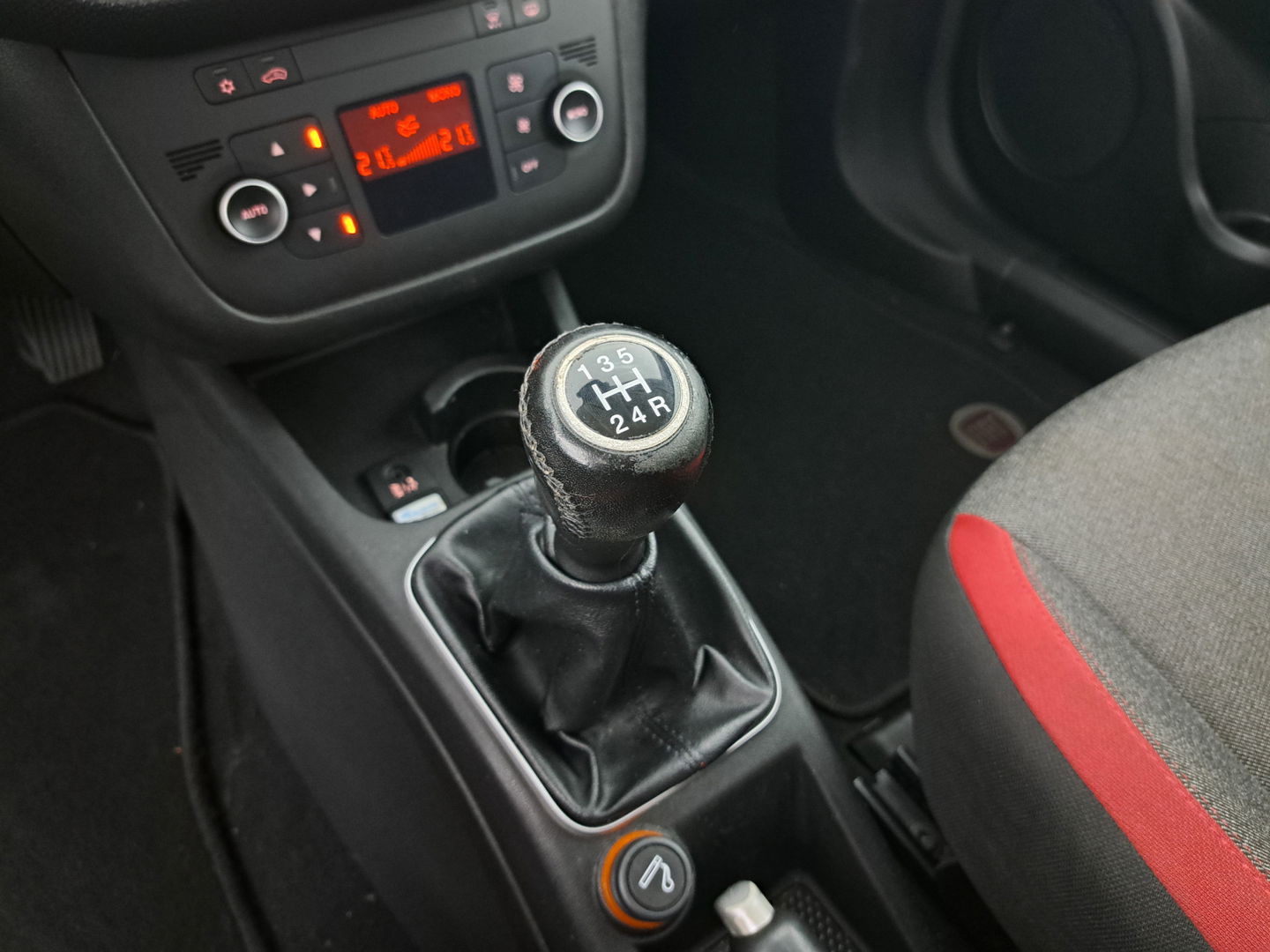 Fiat Punto Evo 1.3 M-Jet Easy Cool&Blue-Pack *AIRCO | CRUISE | COMFORT-SEATS | RADIO-CD/MP3*