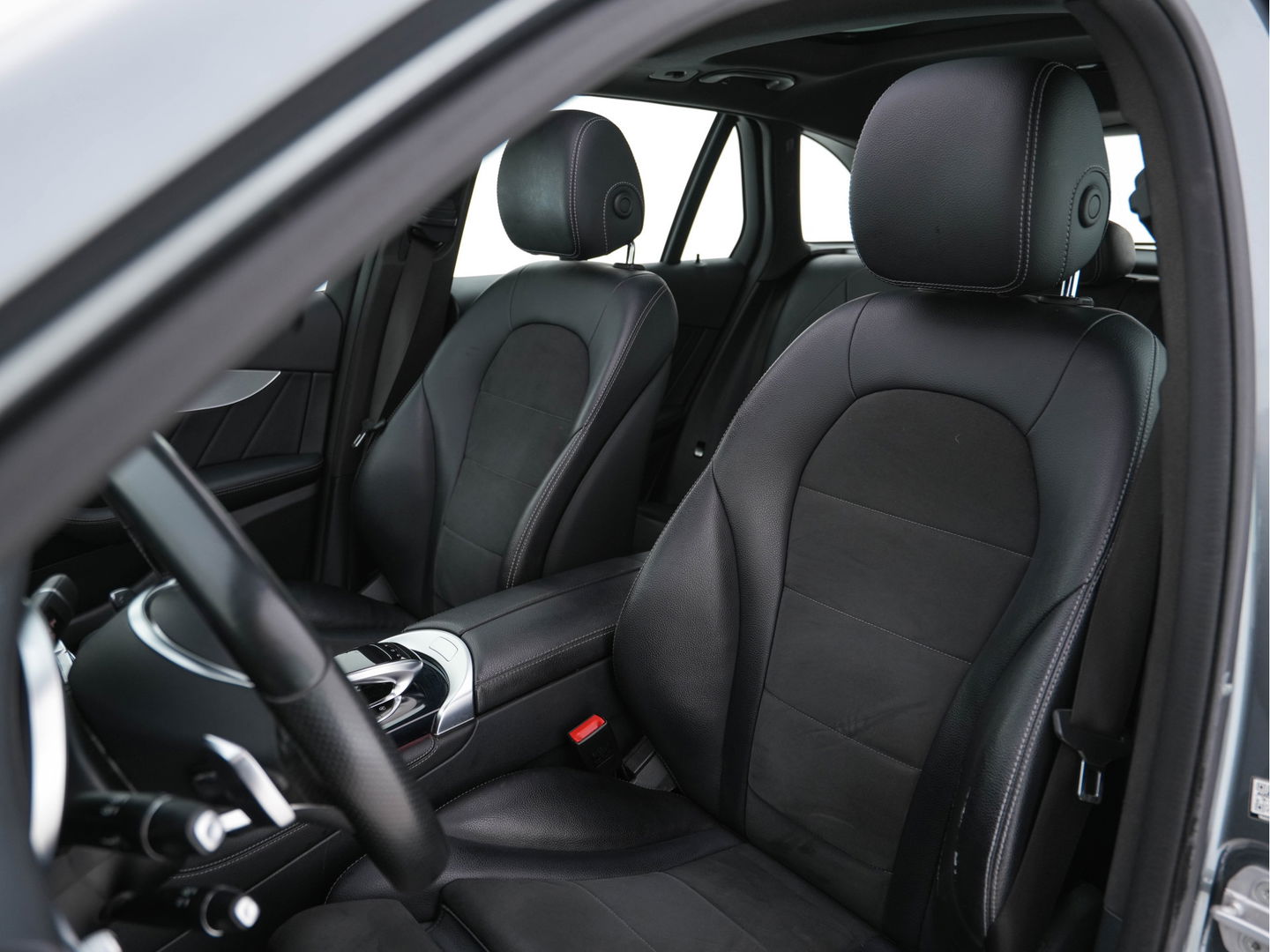 Mercedes-Benz GLC 220 d 4MATIC Ambition AMG-Styling Aut. *PANO | FULL-LED | LEATHER-ALCANTARA | NAVI-FULLMAP | SHIFT-PADDLES | AMBIENT-LIGHT | ECC | PDC | CRUISE | SPORT-SEATS | 20''ALU*