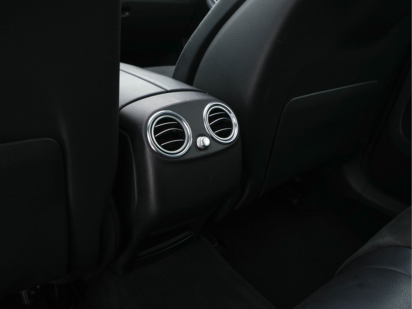 Mercedes-Benz GLC 220 d 4MATIC Ambition AMG-Styling Aut. *PANO | FULL-LED | LEATHER-ALCANTARA | NAVI-FULLMAP | SHIFT-PADDLES | AMBIENT-LIGHT | ECC | PDC | CRUISE | SPORT-SEATS | 20''ALU*