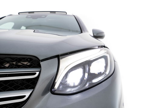 Mercedes-Benz GLC 220 d 4MATIC Ambition AMG-Styling Aut. *PANO | FULL-LED | LEATHER-ALCANTARA | NAVI-FULLMAP | SHIFT-PADDLES | AMBIENT-LIGHT | ECC | PDC | CRUISE | SPORT-SEATS | 20''ALU*
