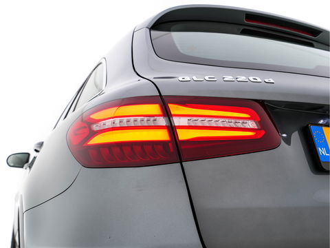 Mercedes-Benz GLC 220 d 4MATIC Ambition AMG-Styling Aut. *PANO | FULL-LED | LEATHER-ALCANTARA | NAVI-FULLMAP | SHIFT-PADDLES | AMBIENT-LIGHT | ECC | PDC | CRUISE | SPORT-SEATS | 20''ALU*
