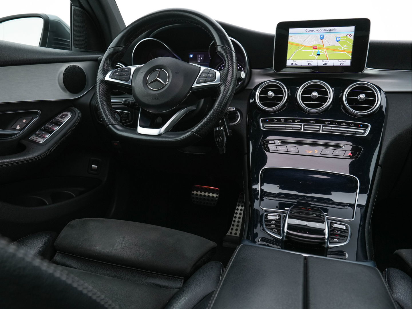 Mercedes-Benz GLC 220 d 4MATIC Ambition AMG-Styling Aut. *PANO | FULL-LED | LEATHER-ALCANTARA | NAVI-FULLMAP | SHIFT-PADDLES | AMBIENT-LIGHT | ECC | PDC | CRUISE | SPORT-SEATS | 20''ALU*