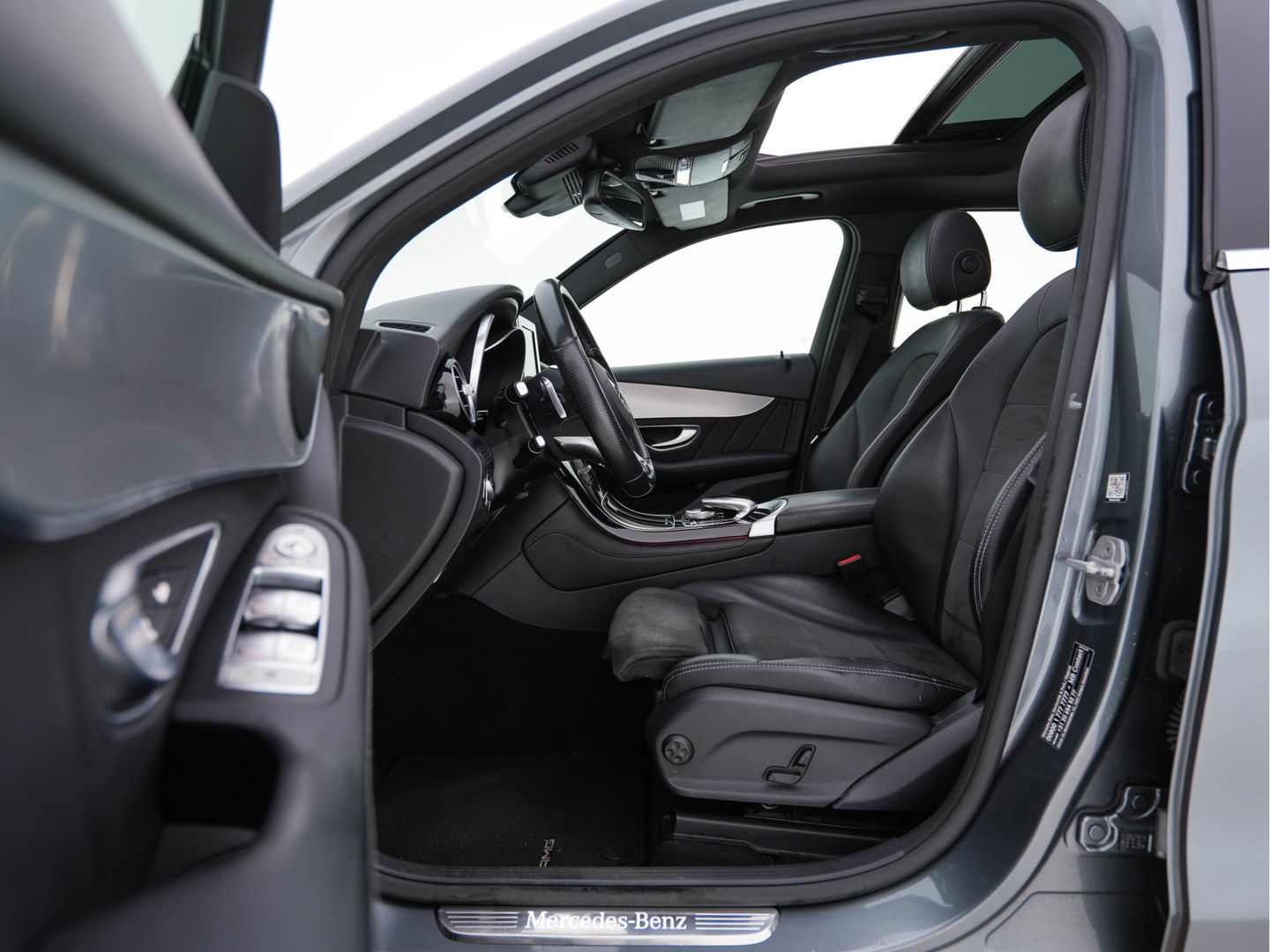 Mercedes-Benz GLC 220 d 4MATIC Ambition AMG-Styling Aut. *PANO | FULL-LED | LEATHER-ALCANTARA | NAVI-FULLMAP | SHIFT-PADDLES | AMBIENT-LIGHT | ECC | PDC | CRUISE | SPORT-SEATS | 20''ALU*