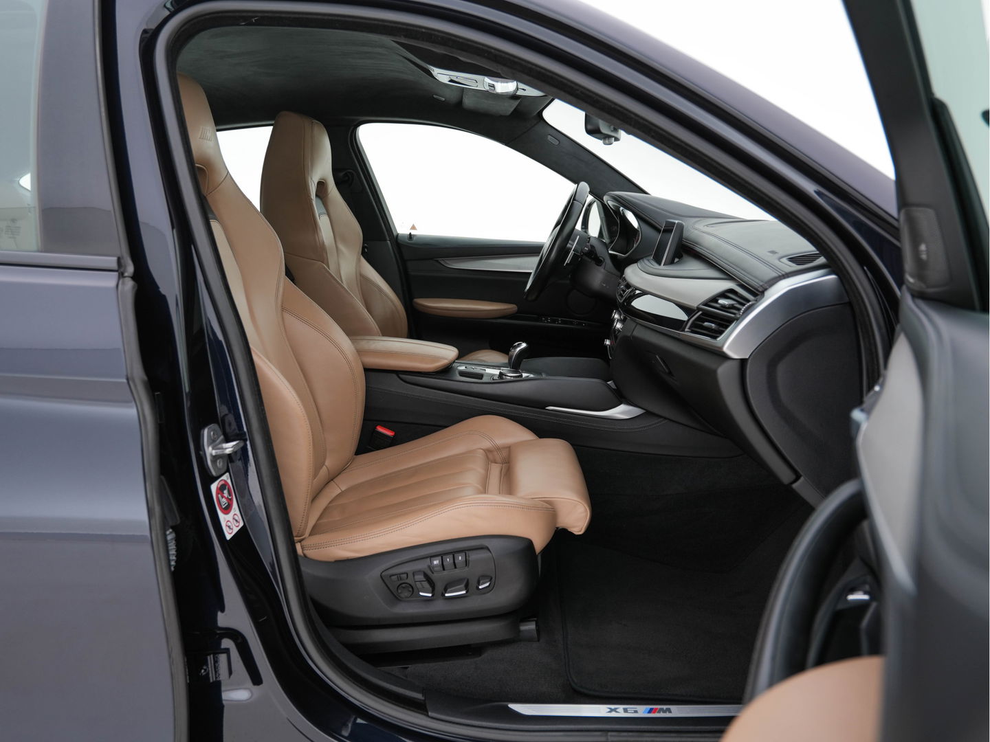 BMW X6 M Sport-Pack Aut. *MERINO-LEATHER | HEAD-UP | SOFT-CLOSE | NIGHT-VISION | SURROUND-VIEW | MEMORY-PACK | HARMAN/KARDON-SURROUND | BLIND-SPOT | DAB+ | FULL-LED | NAVI-FULLMAP | SPORT-SEATS | 21''ALU*