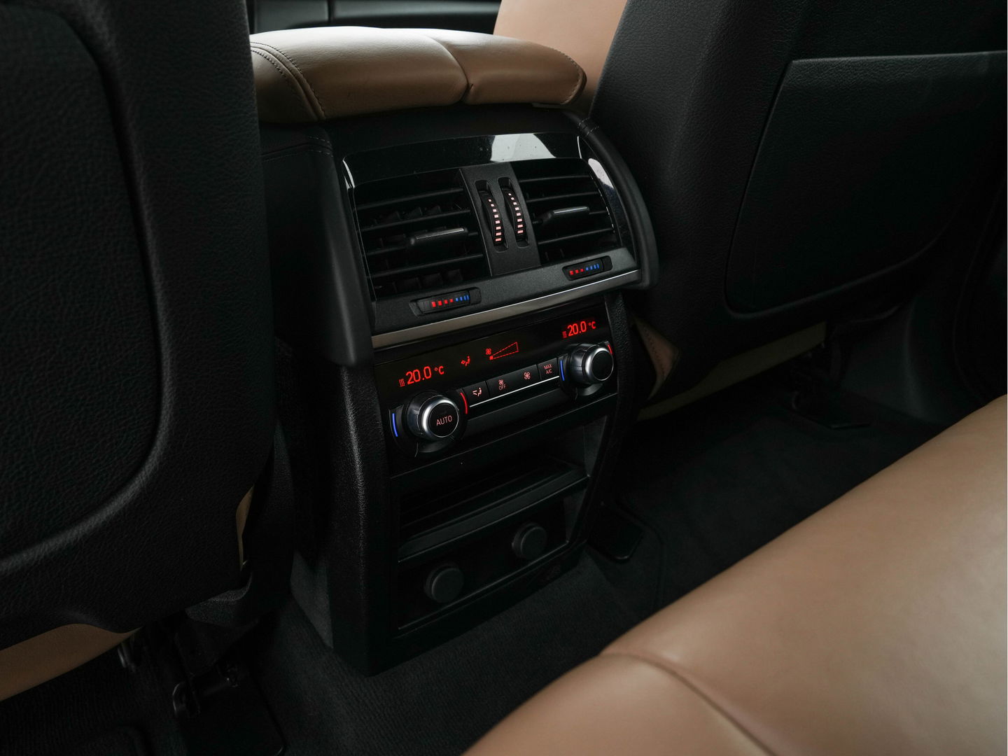 BMW X6 M Sport-Pack Aut. *MERINO-LEATHER | HEAD-UP | SOFT-CLOSE | NIGHT-VISION |  SURROUND-VIEW | MEMORY-PACK | HARMAN/KARDON-SURROUND | BLIND-SPOT | DAB+ | FULL-LED | NAVI-FULLMAP | SPORT-SEATS | 21''ALU*