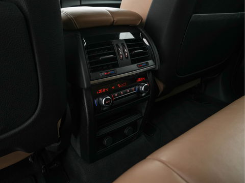 BMW X6 M Sport-Pack Aut. *MERINO-LEATHER | HEAD-UP | SOFT-CLOSE | NIGHT-VISION |  SURROUND-VIEW | MEMORY-PACK | HARMAN/KARDON-SURROUND | BLIND-SPOT | DAB+ | FULL-LED | NAVI-FULLMAP | SPORT-SEATS | 21''ALU*