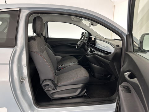 Fiat 500 Icon 42 kWh [ 3-Fase ] (INCL-BTW) *FULL-LED | DIGI-COCKPIT | CCS-FASTLOADER | KEYLESS | CAMERA | NAVI-FULLMAP | DAB+ | ECC | PDC | CRUISE | LANE-ASSIST | APP.CONNECT | COMFORT-SEATS | 16''ALU*