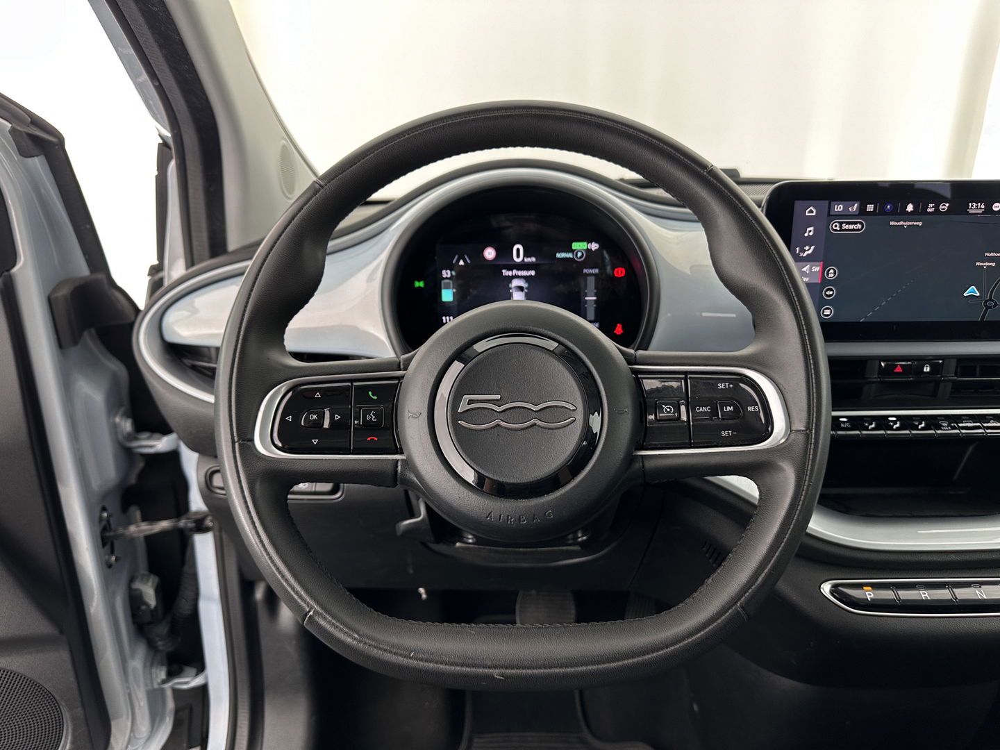 Fiat 500 Icon 42 kWh [ 3-Fase ] (INCL-BTW) *FULL-LED | DIGI-COCKPIT | CCS-FASTLOADER | KEYLESS | CAMERA | NAVI-FULLMAP | DAB+ | ECC | PDC | CRUISE | LANE-ASSIST | APP.CONNECT | COMFORT-SEATS | 16''ALU*