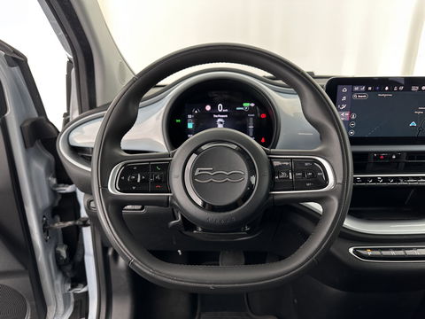 Fiat 500 Icon 42 kWh [ 3-Fase ] (INCL-BTW) *FULL-LED | DIGI-COCKPIT | CCS-FASTLOADER | KEYLESS | CAMERA | NAVI-FULLMAP | DAB+ | ECC | PDC | CRUISE | LANE-ASSIST | APP.CONNECT | COMFORT-SEATS | 16''ALU*