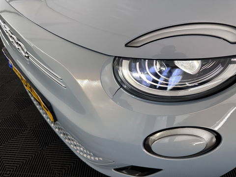 Fiat 500 Icon 42 kWh [ 3-Fase ] (INCL-BTW) *FULL-LED | DIGI-COCKPIT | CCS-FASTLOADER | KEYLESS | CAMERA | NAVI-FULLMAP | DAB+ | ECC | PDC | CRUISE | LANE-ASSIST | APP.CONNECT | COMFORT-SEATS | 16''ALU*