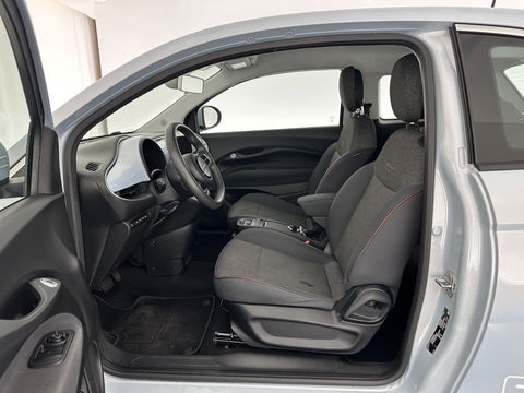 Fiat 500 Icon 42 kWh [ 3-Fase ] (INCL-BTW) *FULL-LED | DIGI-COCKPIT | CCS-FASTLOADER | KEYLESS | CAMERA | NAVI-FULLMAP | DAB+ | ECC | PDC | CRUISE | LANE-ASSIST | APP.CONNECT | COMFORT-SEATS | 16''ALU*