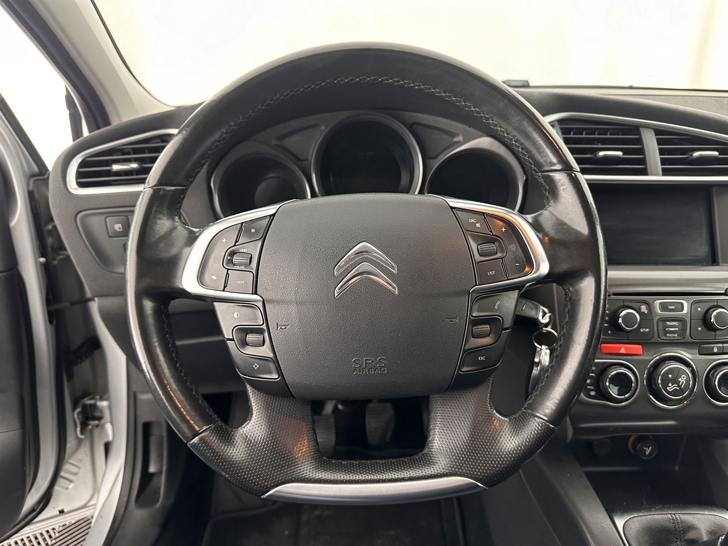 Citroën C4 1.6 HDi Ligne Business *NAVI-FULLMAP | ECC | PDC | CRUISE | TOWBAR | COMFORT-SEATS | 16''ALU*
