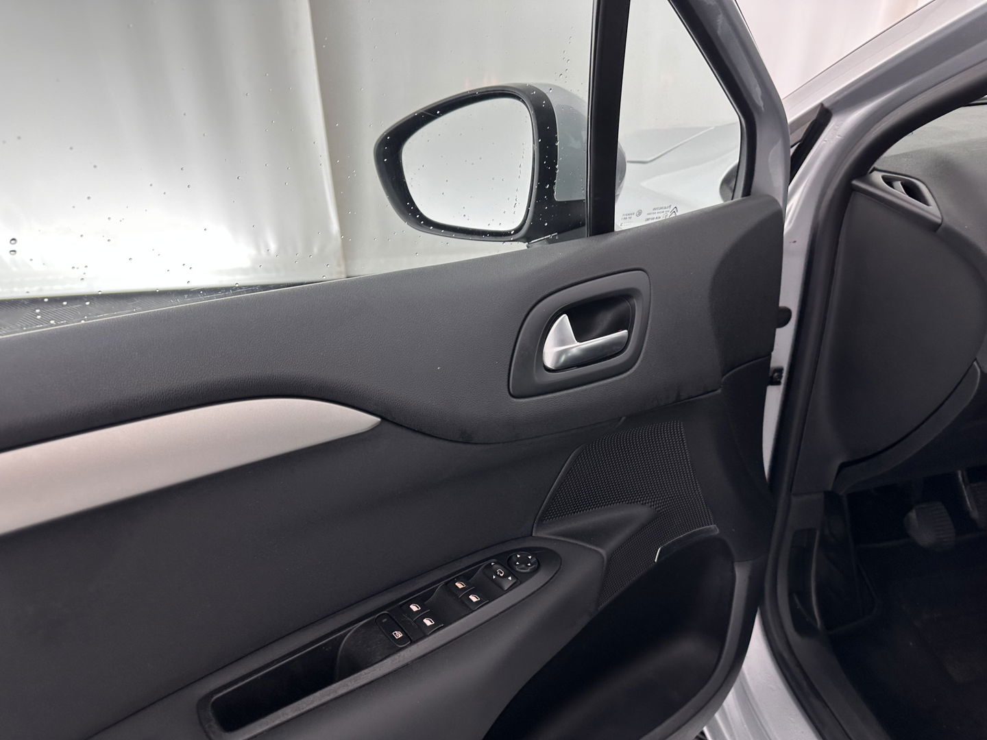 Citroën C4 1.6 HDi Ligne Business *NAVI-FULLMAP | ECC | PDC | CRUISE | TOWBAR | COMFORT-SEATS | 16''ALU*