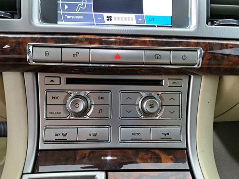 Jaguar XF 2.7D V6 Premium Luxury !"DISTRIBUTIE VERSPRONGEN LOOPT NIET! Aut. *XENON | NAPPA-LEATHER | NAVI-FULLMAP | KEYLESS | CAMERA |  ENTERTAINMENT-PACK | ECC | PDC | CRUISE | COMFORT-SEATS | 19''ALU*