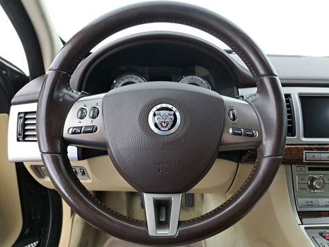 Jaguar XF 2.7D V6 Premium Luxury !"DISTRIBUTIE VERSPRONGEN LOOPT NIET! Aut. *XENON | NAPPA-LEATHER | NAVI-FULLMAP | KEYLESS | CAMERA |  ENTERTAINMENT-PACK | ECC | PDC | CRUISE | COMFORT-SEATS | 19''ALU*