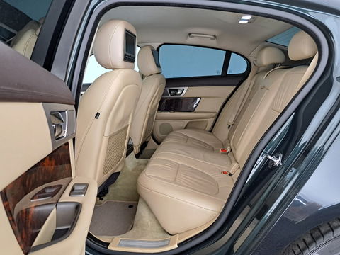 Jaguar XF 2.7D V6 Premium Luxury !"DISTRIBUTIE VERSPRONGEN LOOPT NIET! Aut. *XENON | NAPPA-LEATHER | NAVI-FULLMAP | KEYLESS | CAMERA |  ENTERTAINMENT-PACK | ECC | PDC | CRUISE | COMFORT-SEATS | 19''ALU*
