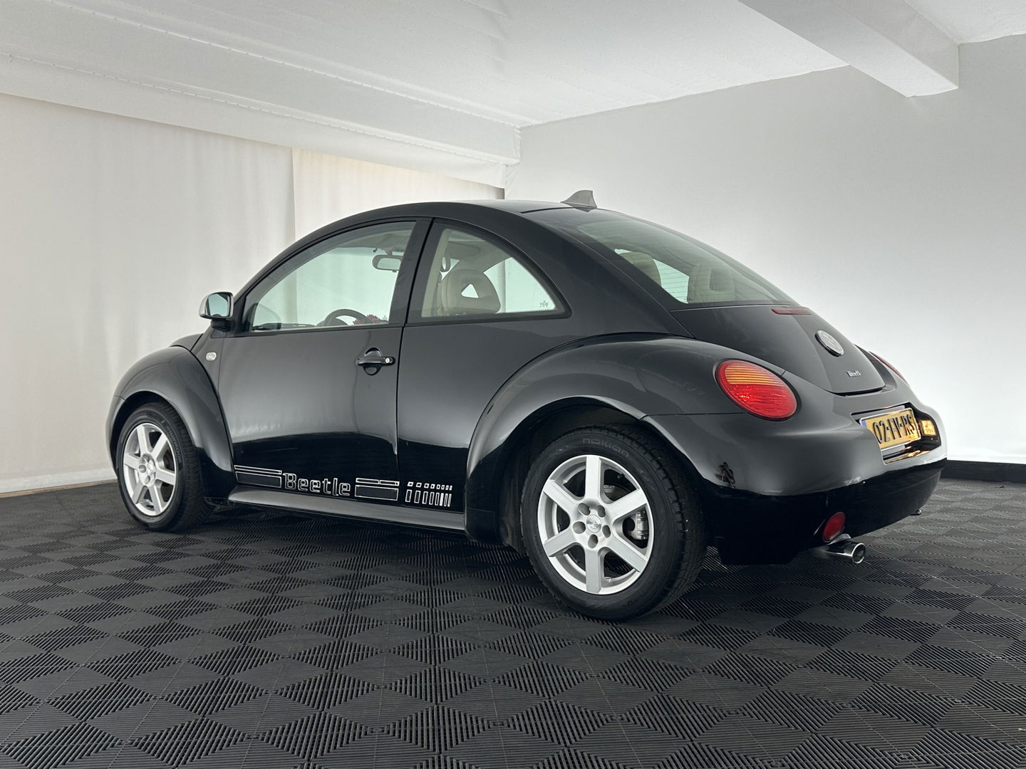 Volkswagen New Beetle 2.0 Highline *FULL-LEATHER | AIRCO | HEATED-SEATS | COMFORT-SEATS | 16''ALU*