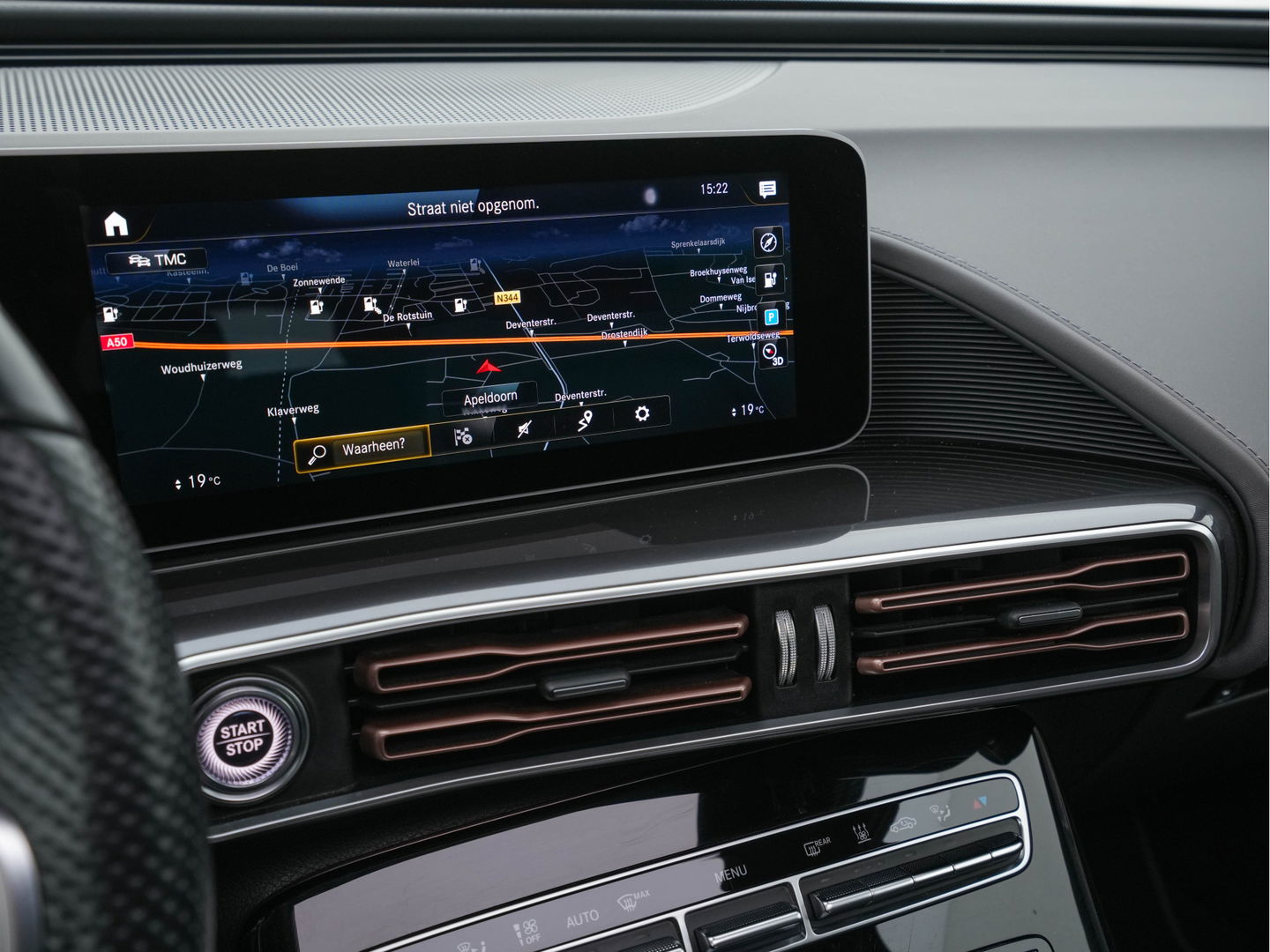 Mercedes-Benz EQC 400 4MATIC Premium Plus 80 kWh [ 3-FASE ] (INCL-BTW) *PANO | WIDE-SCREEN-DIGI-COCKPIT | HEAD-UP | DISTRONIC-PLUS | MULTI-BEAM | BURMESTER-SOUND | MEMORY-PACK | SURROUND-VIEW | KEYLESS | ARTICO-FULL-LEATHER | SPORT-SEATS | DAB+ | 20''