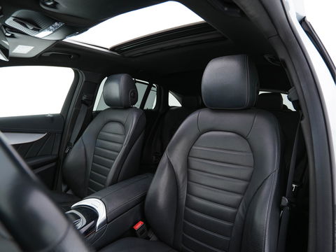 Mercedes-Benz EQC 400 4MATIC Premium Plus 80 kWh [ 3-FASE ] (INCL-BTW) *PANO | WIDE-SCREEN-DIGI-COCKPIT | HEAD-UP | DISTRONIC-PLUS | MULTI-BEAM | BURMESTER-SOUND | MEMORY-PACK | SURROUND-VIEW | KEYLESS | ARTICO-FULL-LEATHER | SPORT-SEATS | DAB+ | 20''