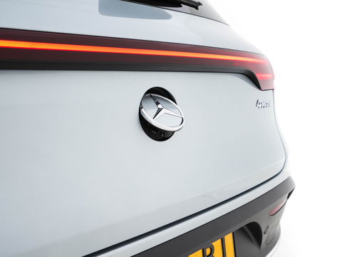 Mercedes-Benz EQC 400 4MATIC Premium Plus 80 kWh [ 3-FASE ] (INCL-BTW) *PANO | WIDE-SCREEN-DIGI-COCKPIT | HEAD-UP | DISTRONIC-PLUS | MULTI-BEAM | BURMESTER-SOUND | MEMORY-PACK | SURROUND-VIEW | KEYLESS | ARTICO-FULL-LEATHER | SPORT-SEATS | DAB+ | 20''