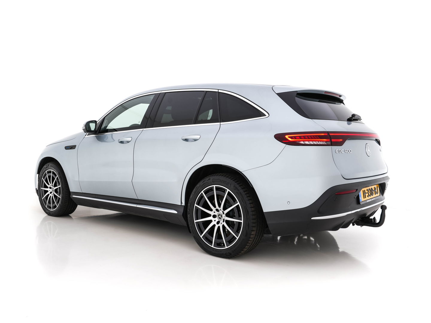 Mercedes-Benz EQC 400 4MATIC Premium Plus 80 kWh [ 3-FASE ] (INCL-BTW) *PANO | WIDE-SCREEN-DIGI-COCKPIT | HEAD-UP | DISTRONIC-PLUS | MULTI-BEAM | BURMESTER-SOUND | MEMORY-PACK | SURROUND-VIEW | KEYLESS | ARTICO-FULL-LEATHER | SPORT-SEATS | DAB+ | 20''