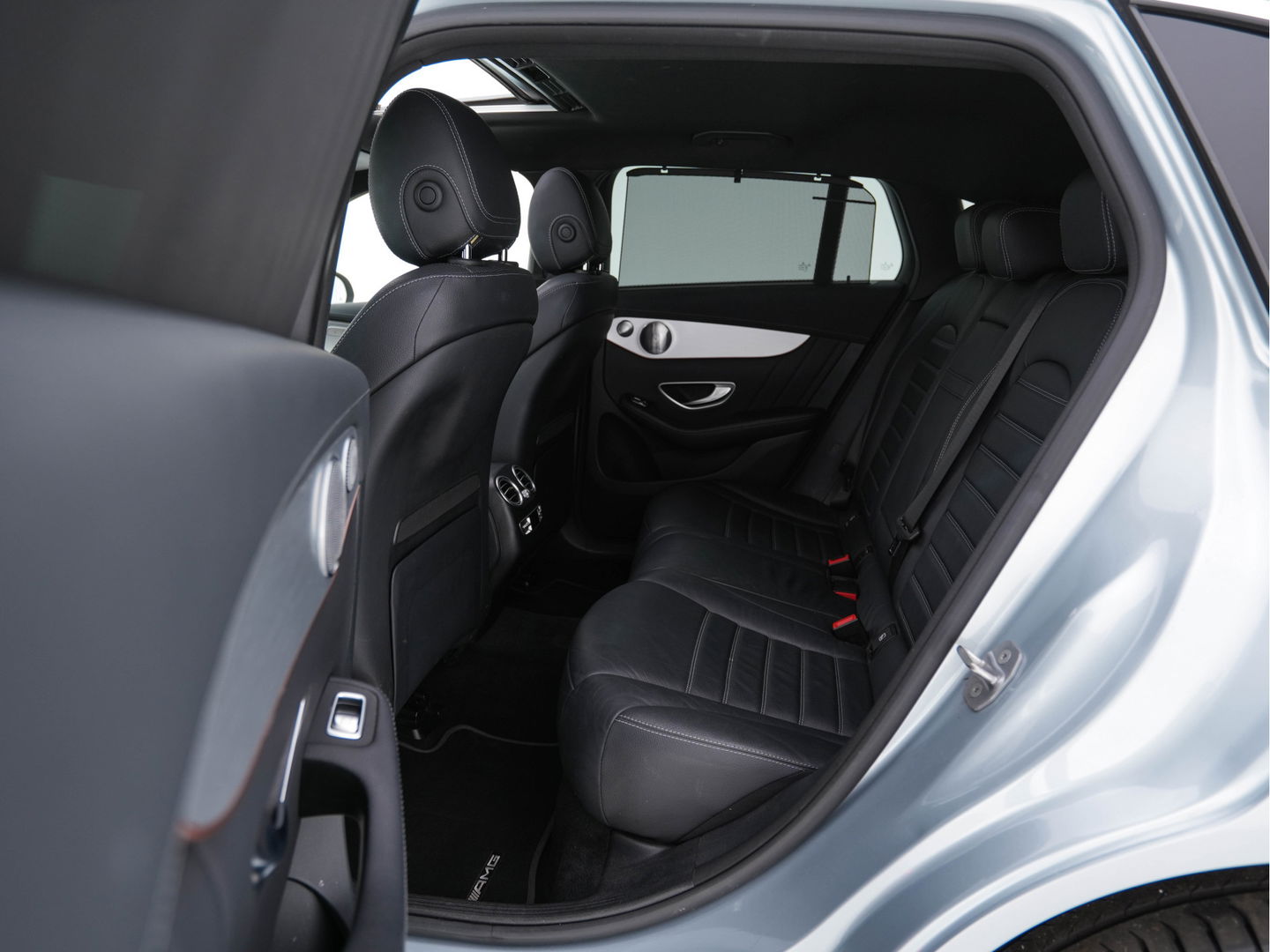 Mercedes-Benz EQC 400 4MATIC Premium Plus 80 kWh (INCL-BTW) *PANO | WIDE-SCREEN-DIGI-COCKPIT | HEAD-UP | DISTRONIC-PLUS | MULTI-BEAM | BURMESTER-SOUND | MEMORY-PACK | SURROUND-VIEW | KEYLESS | ARTICO-FULL-LEATHER | SPORT-SEATS | DAB+ | 20''