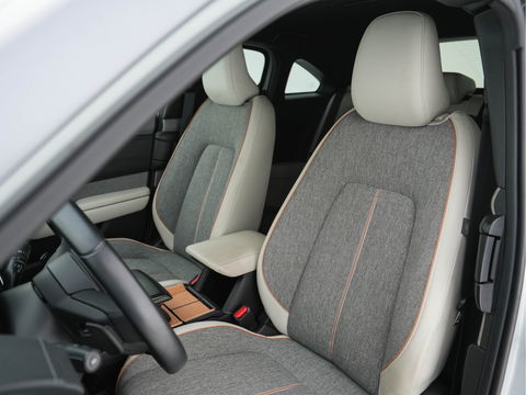 Mazda MX-30 e-SkyActiv 145 First Edition 36 kWh (INCL-BTW) *ADAPT.-CRUISE | HEAD-UP | FULL-LED | NAVI-FULLMAP | LEATHER-MICROFIBRE | CCS-FASTLOADER | KEYLESS | BLIND-SPOT |CAMERA | DIGI-COCKPIT | MEMORY-PACK | SHIFT-PADDLES | ...