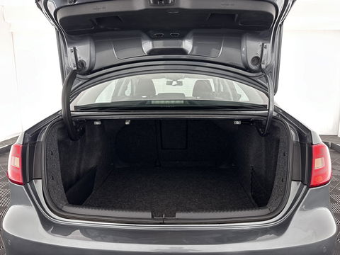 Volkswagen Jetta 1.6 TDI Comfort Executive Line BlueMotion *NAVI | AIRCO | PDC | CRUISE | TOWBAR | COMFORT-SEATS | 17''ALU*