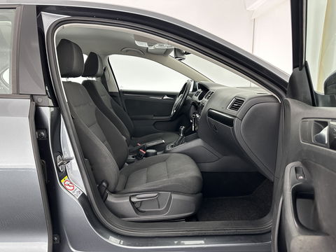 Volkswagen Jetta 1.6 TDI Comfort Executive Line BlueMotion *NAVI | AIRCO | PDC | CRUISE | TOWBAR | COMFORT-SEATS | 17''ALU*