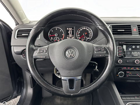 Volkswagen Jetta 1.6 TDI Comfort Executive Line BlueMotion *NAVI | AIRCO | PDC | CRUISE | TOWBAR | COMFORT-SEATS | 17''ALU*
