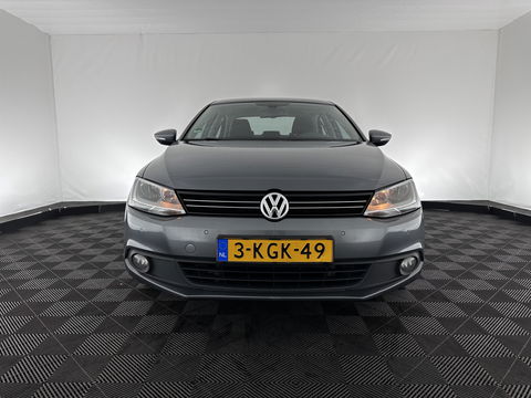 Volkswagen Jetta 1.6 TDI Comfort Executive Line BlueMotion *NAVI | AIRCO | PDC | CRUISE | TOWBAR | COMFORT-SEATS | 17''ALU*