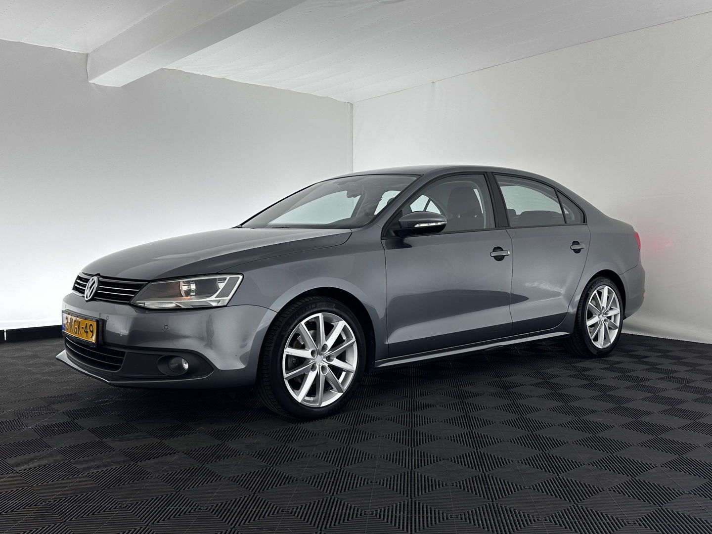 Volkswagen Jetta 1.6 TDI Comfort Executive Line BlueMotion *NAVI | AIRCO | PDC | CRUISE | TOWBAR | COMFORT-SEATS | 17''ALU*
