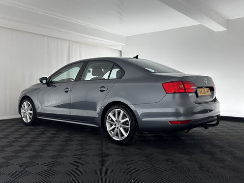 Volkswagen Jetta 1.6 TDI Comfort Executive Line BlueMotion *NAVI | AIRCO | PDC | CRUISE | TOWBAR | COMFORT-SEATS | 17''ALU*