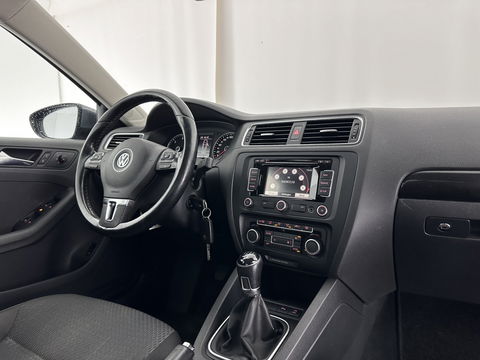 Volkswagen Jetta 1.6 TDI Comfort Executive Line BlueMotion *NAVI | AIRCO | PDC | CRUISE | TOWBAR | COMFORT-SEATS | 17''ALU*