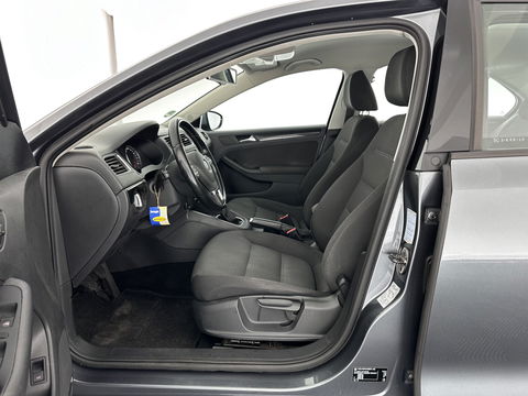Volkswagen Jetta 1.6 TDI Comfort Executive Line BlueMotion *NAVI | AIRCO | PDC | CRUISE | TOWBAR | COMFORT-SEATS | 17''ALU*