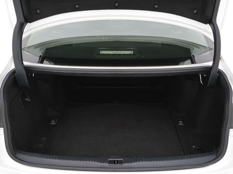 Lexus IS 300h Hybrid Business Line Aut. *NAVI-FULLMAP | FULL-LED | LEATHER-MICROFIBRE | CAMERA | SHIFT-PADDLES | ECC | PDC | CRUISE | SPORT-SEATS | 17''ALU*