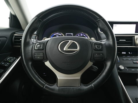 Lexus IS 300h Hybrid Business Line Aut. *NAVI-FULLMAP | FULL-LED | LEATHER-MICROFIBRE | CAMERA | SHIFT-PADDLES | ECC | PDC | CRUISE | SPORT-SEATS | 17''ALU*