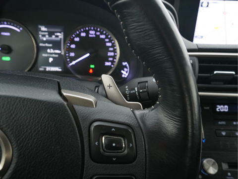 Lexus IS 300h Hybrid Business Line Aut. *NAVI-FULLMAP | FULL-LED | LEATHER-MICROFIBRE | CAMERA | SHIFT-PADDLES | ECC | PDC | CRUISE | SPORT-SEATS | 17''ALU*