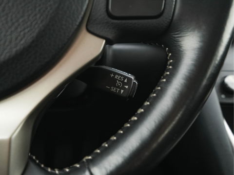 Lexus IS 300h Hybrid Business Line Aut. *NAVI-FULLMAP | FULL-LED | LEATHER-MICROFIBRE | CAMERA | SHIFT-PADDLES | ECC | PDC | CRUISE | SPORT-SEATS | 17''ALU*